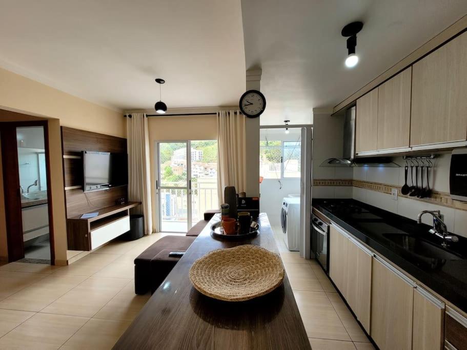 Poços de Caldas Grande Apt No Centro C/ Cozinha Completa Varanda מראה חיצוני תמונה